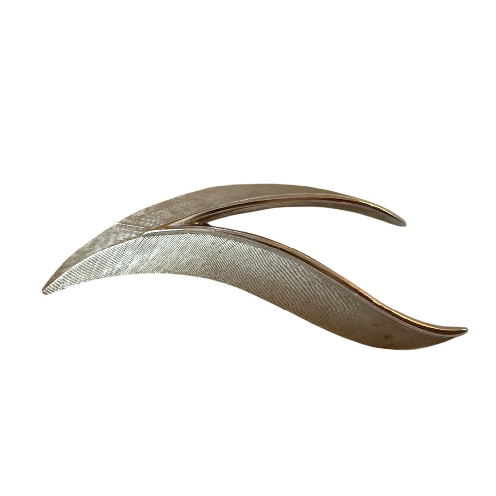 Vintage Crown Trifari Silver Tone Modernist Leaf Feather Brooch Pin Textured